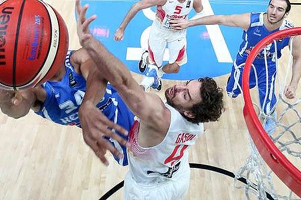 应的果断三 应的果断三